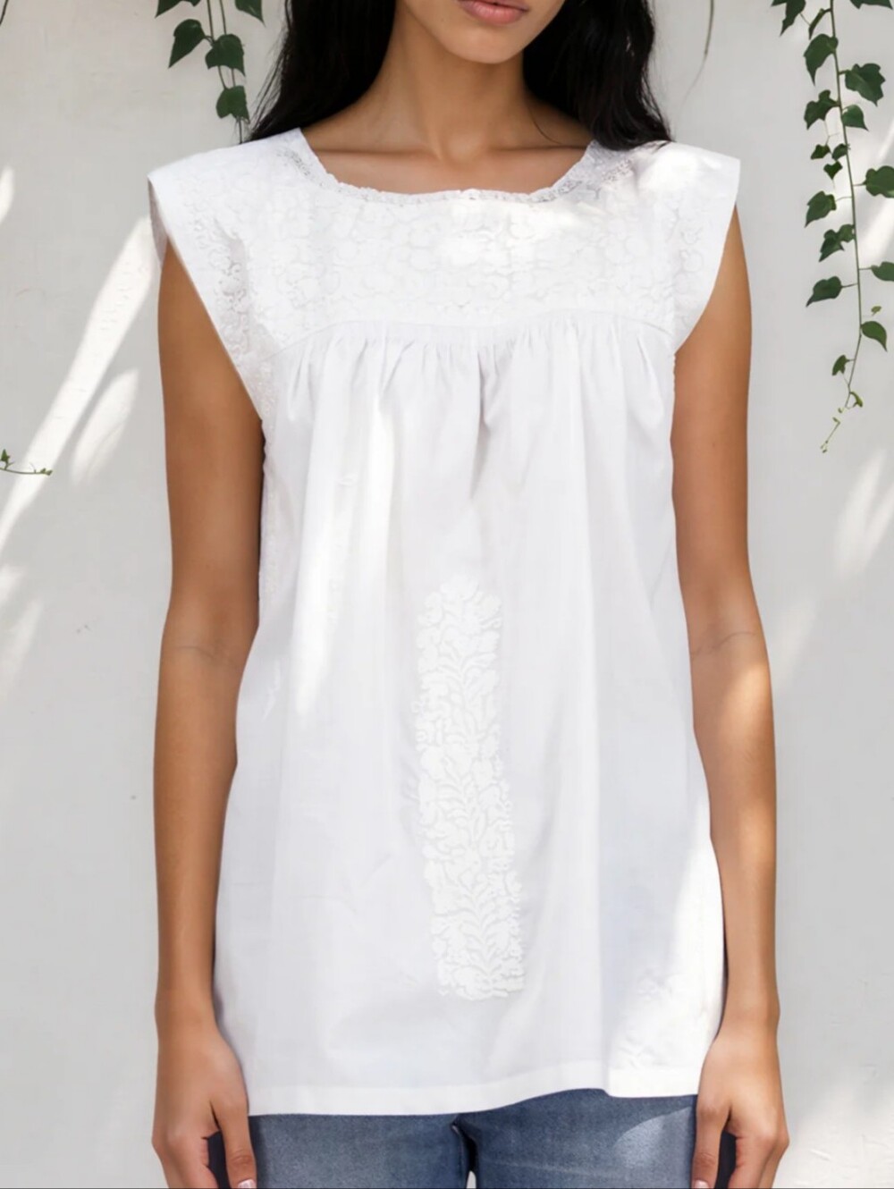Mi Golondrina Flores Classic White Blouse